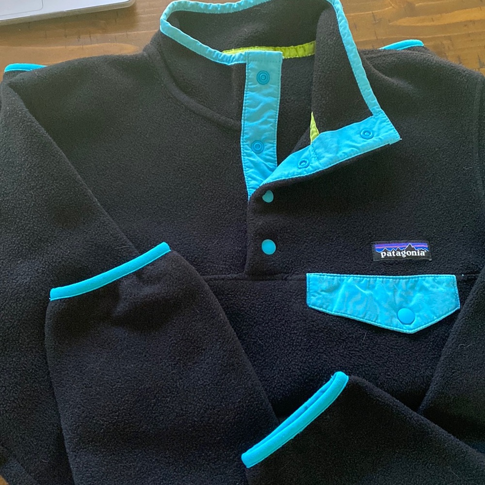 Black fleece Patagonia pullover